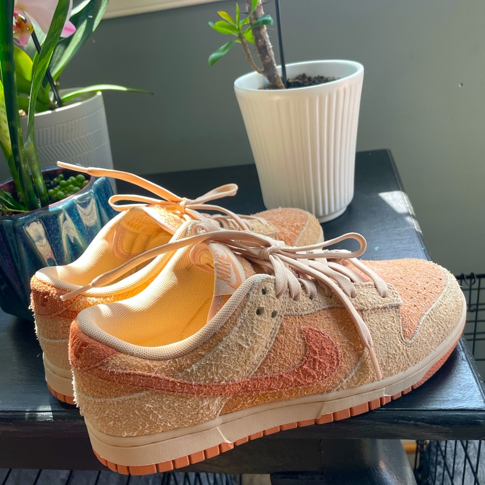 NEW Nike Women’s Low Dunk Sneaker